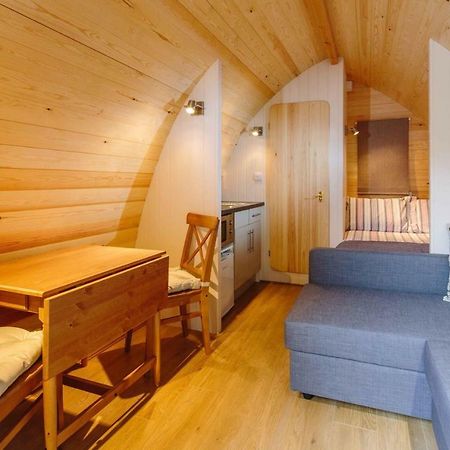 ホテル Lupin Glamping Pod チェルトナム エクステリア 写真