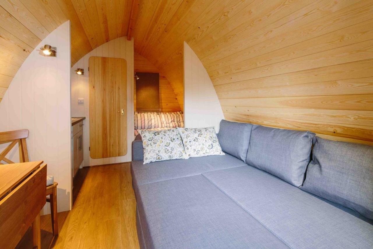 ホテル Lupin Glamping Pod チェルトナム エクステリア 写真